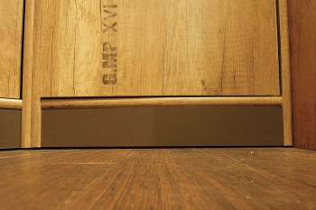 Шкаф для белья «Пилигрим» (Дуб Каньон светлый, Фон серый) в Искитиме - iskitim.mebel54.com | фото